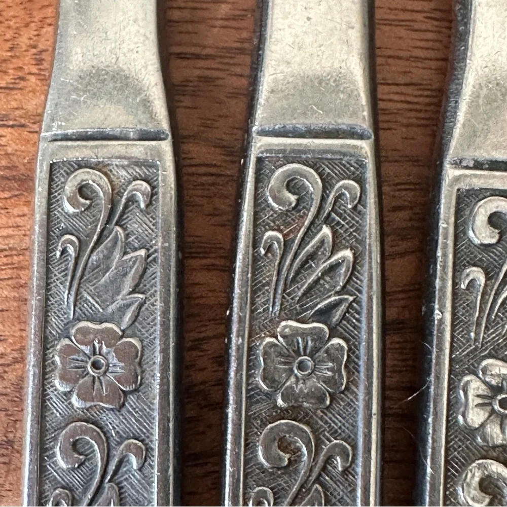Stainless Knife Set Floral Design Flatware Butter Knives Vintage Kitchen MCM